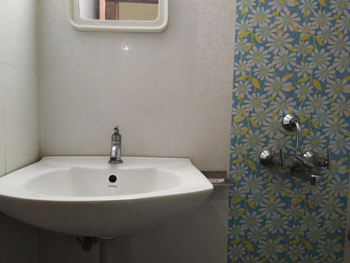 Hotel Adarsh Residency Tirupati Buitenkant foto