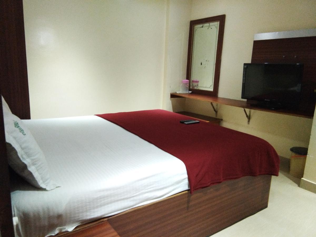 Hotel Adarsh Residency Tirupati Buitenkant foto