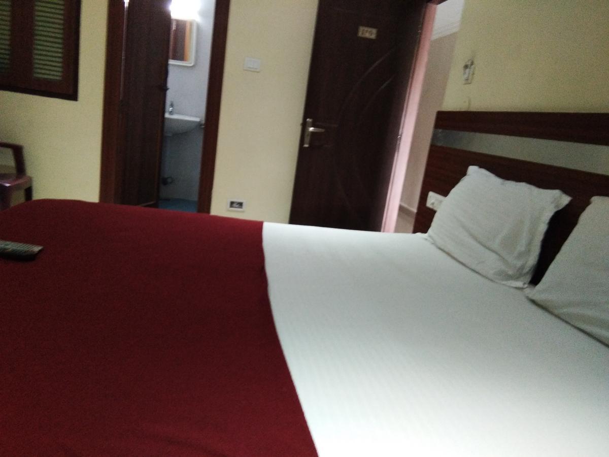 Hotel Adarsh Residency Tirupati Buitenkant foto