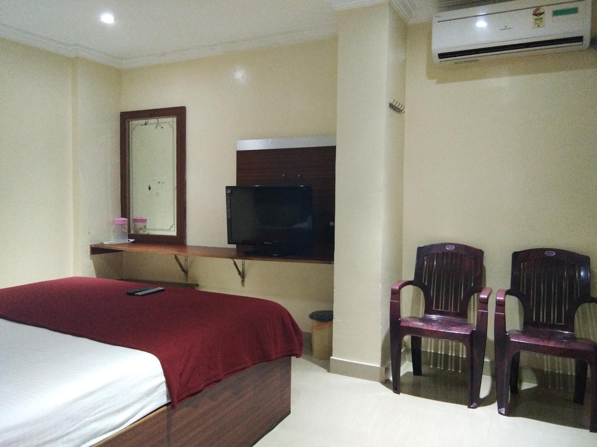 Hotel Adarsh Residency Tirupati Buitenkant foto